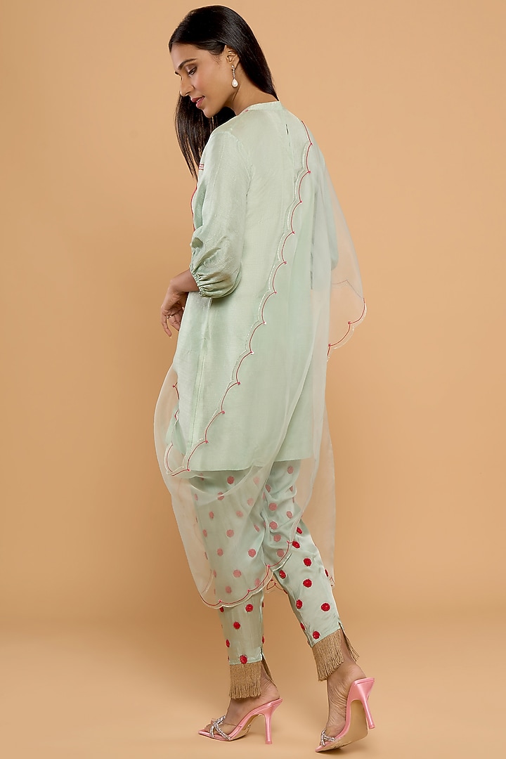 Green Embroidered Kurta Set by Mayu Kothari at Pernia's Pop Up Shop