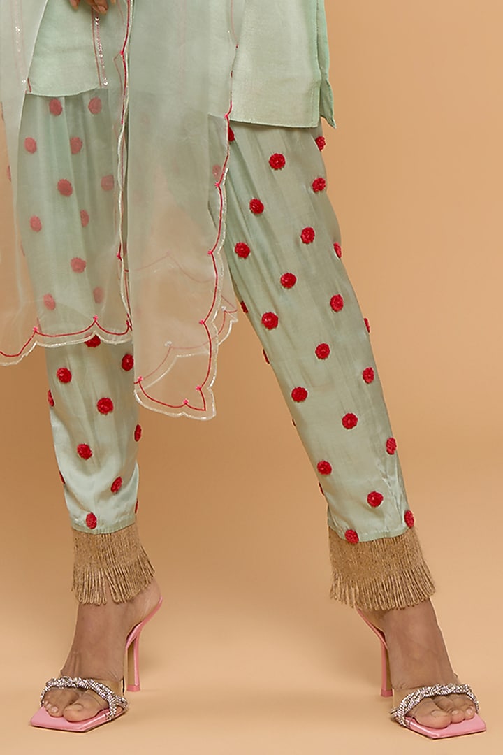 Green Embroidered Kurta Set by Mayu Kothari at Pernia's Pop Up Shop