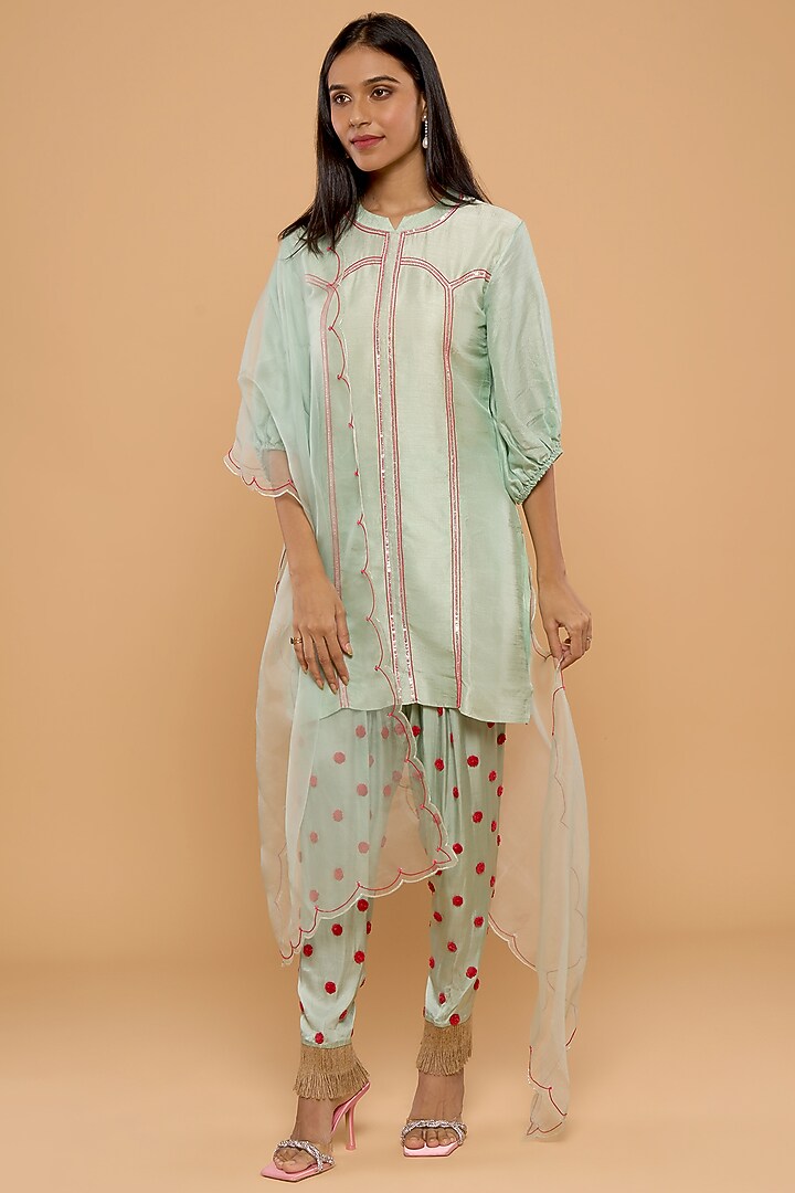 Green Embroidered Kurta Set by Mayu Kothari at Pernia's Pop Up Shop