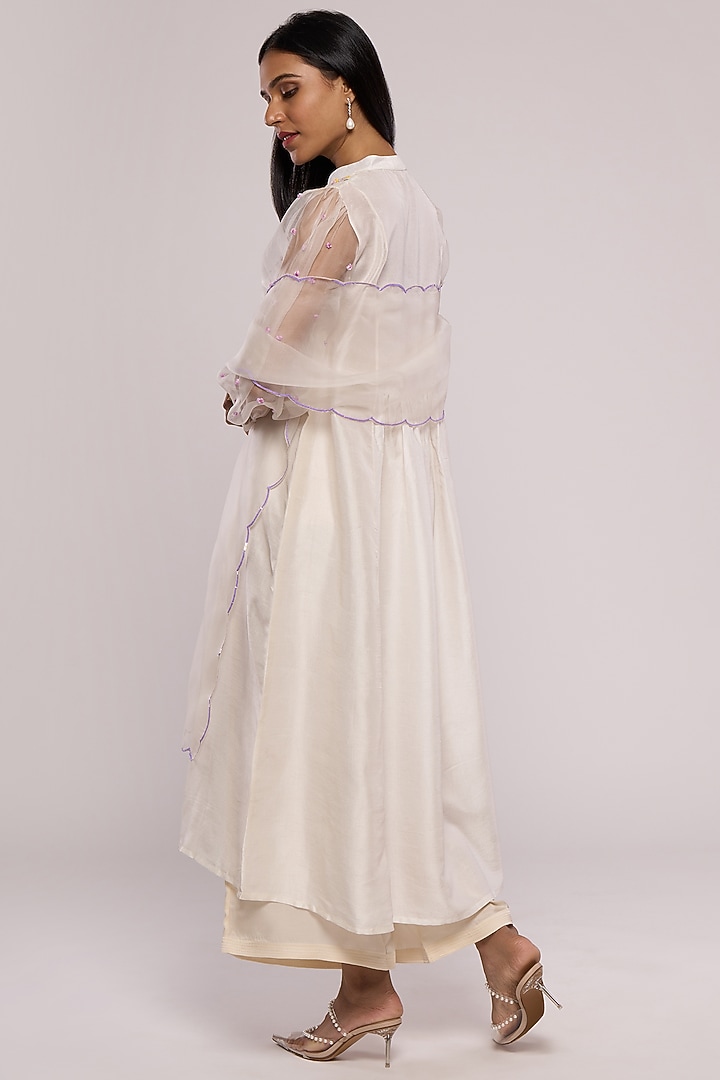 White Embroidered Kurta Set by Mayu Kothari at Pernia's Pop Up Shop