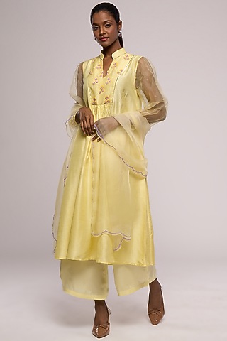 Yellow Embroidered Kurta Set by Mayu Kothari