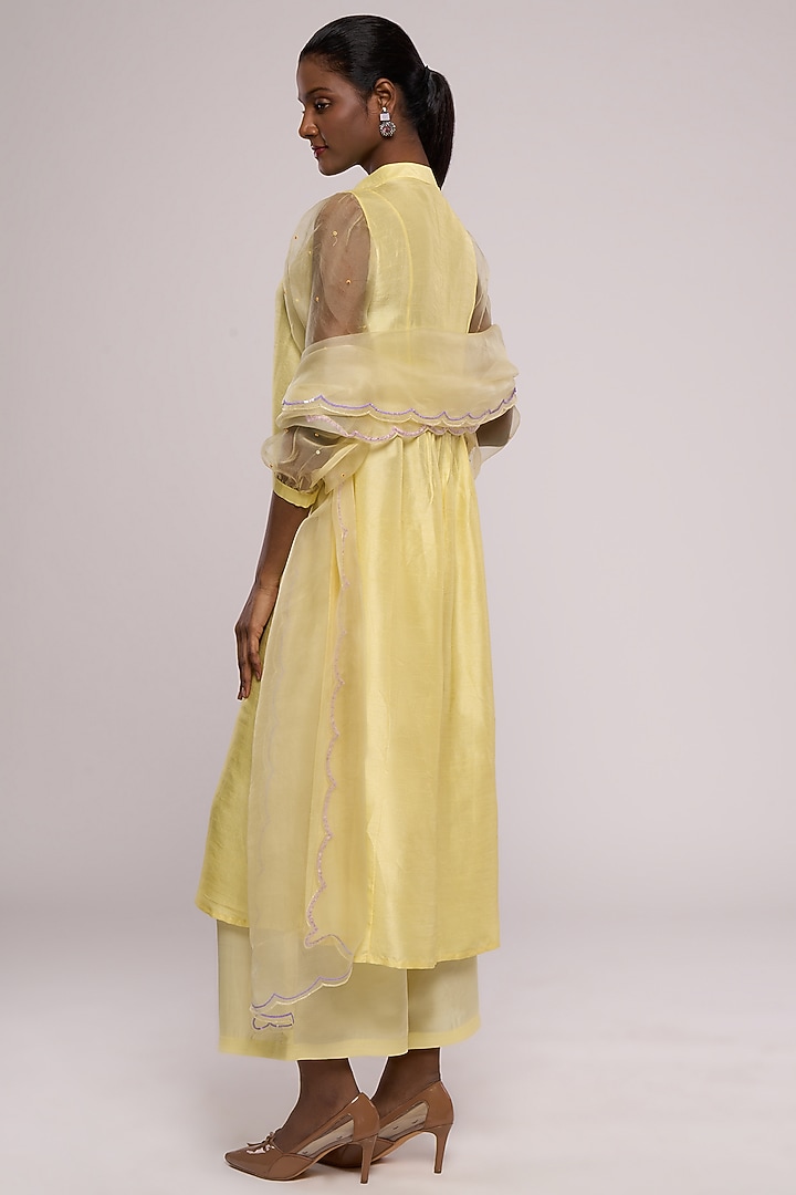 Yellow Embroidered Kurta Set by Mayu Kothari at Pernia's Pop Up Shop