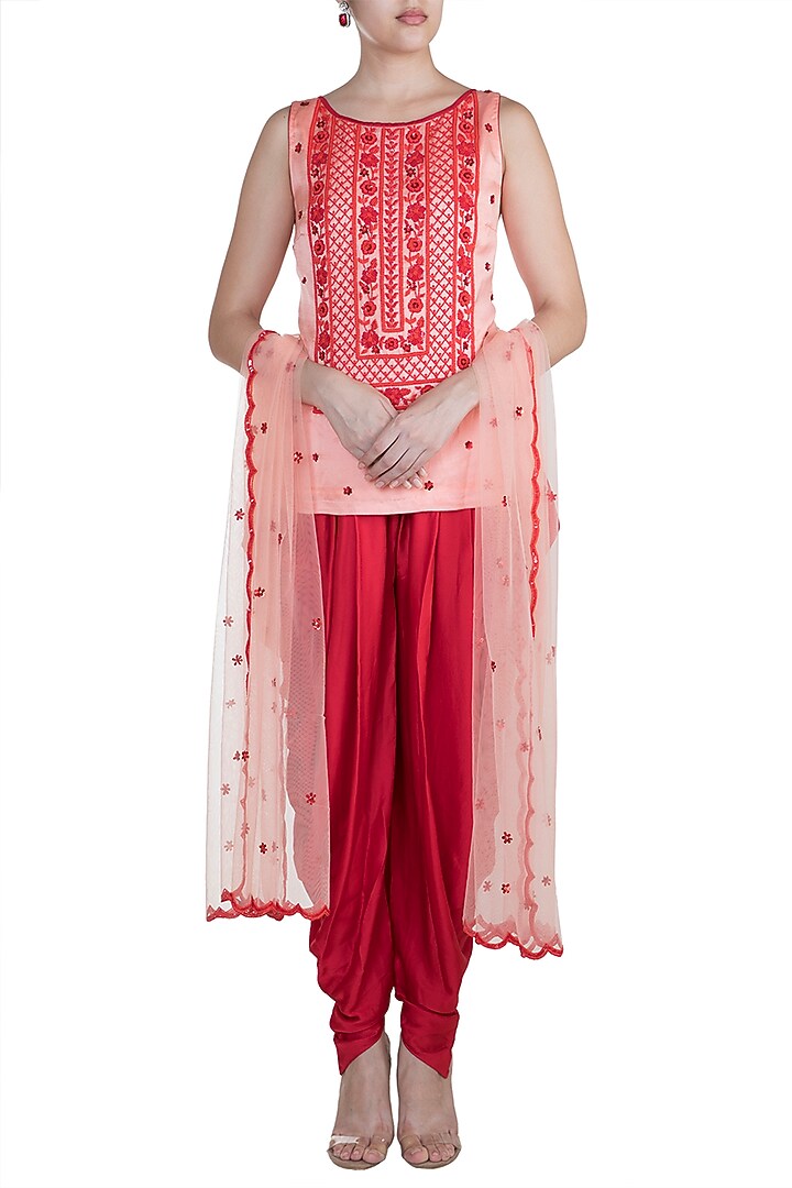 Peach Embroidered Kurta Set by Salian by Anushree at Pernia's Pop Up Shop