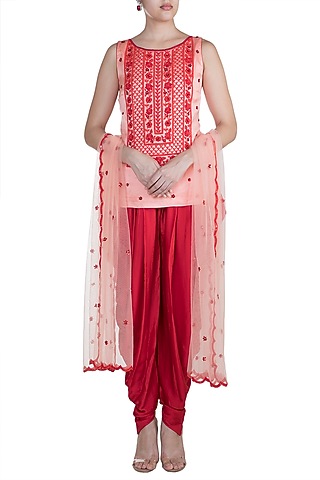 Peach Embroidered Kurta Set by Salian by Anushree