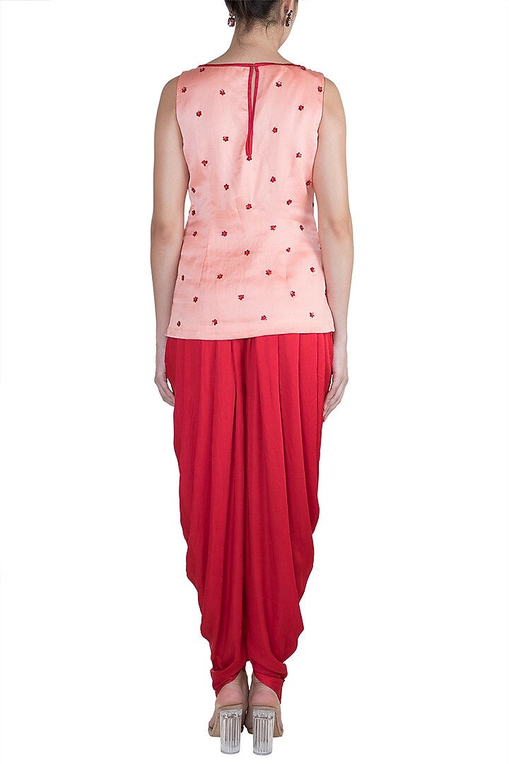 Peach Embroidered Kurta Set by Salian by Anushree at Pernia's Pop Up Shop