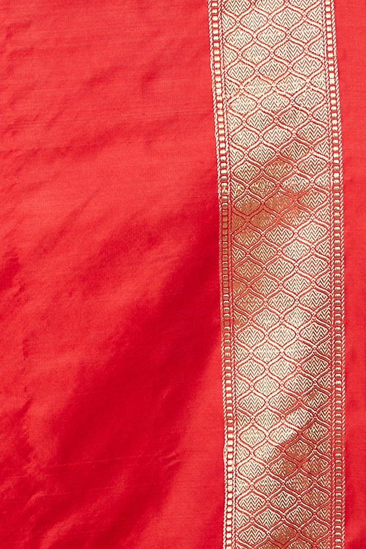 Fuchsia Tanchoi Wedding Saree Set by Shanti Banaras at Pernia's Pop Up Shop