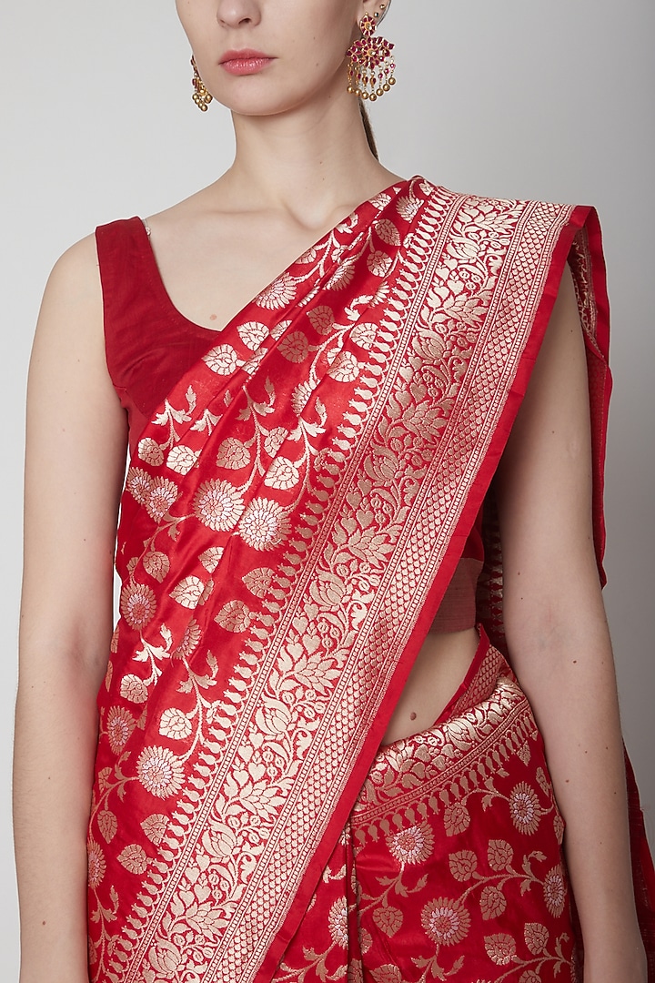 Red Handwoven Jaal Wedding Saree Set by Shanti Banaras at Pernia's Pop Up Shop