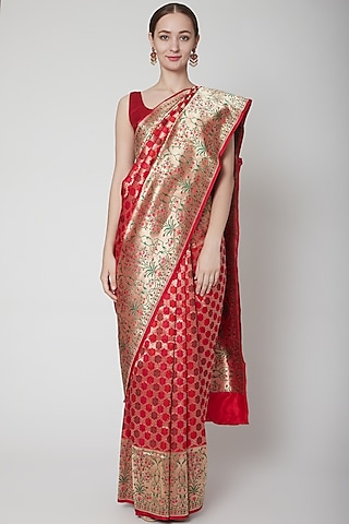 Red Handwoven Paithani Saree Set by Shanti Banaras