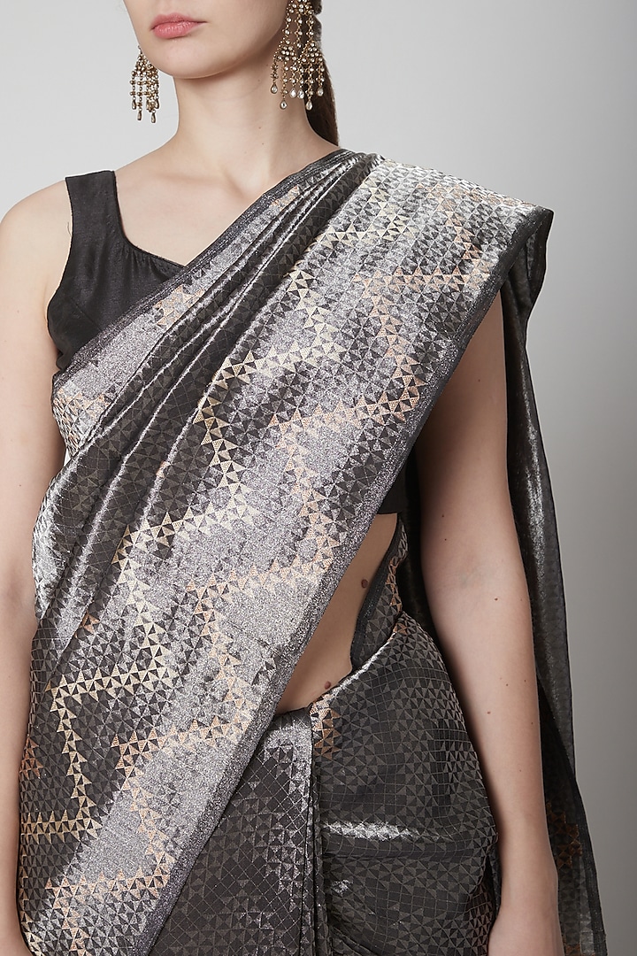 Black Wedding Saree Set With Zari Detailing by Shanti Banaras at Pernia's Pop Up Shop