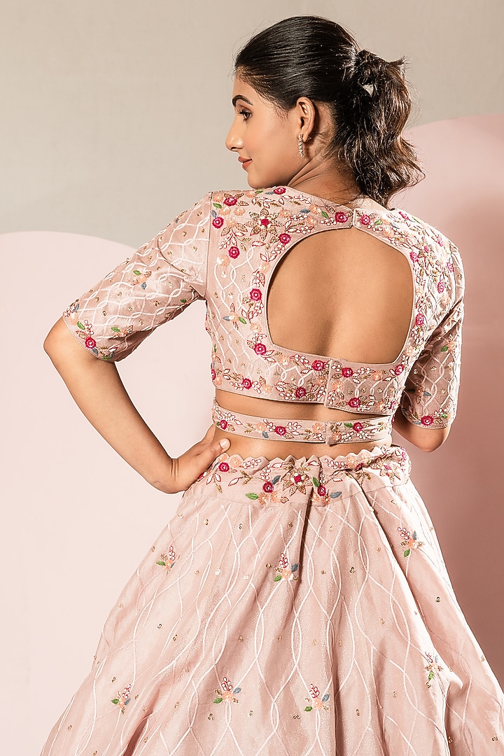 Pastel Pink Organza Hand Embroidered Bridal Lehenga Set by Label Sonia Bansal at Pernia's Pop Up Shop