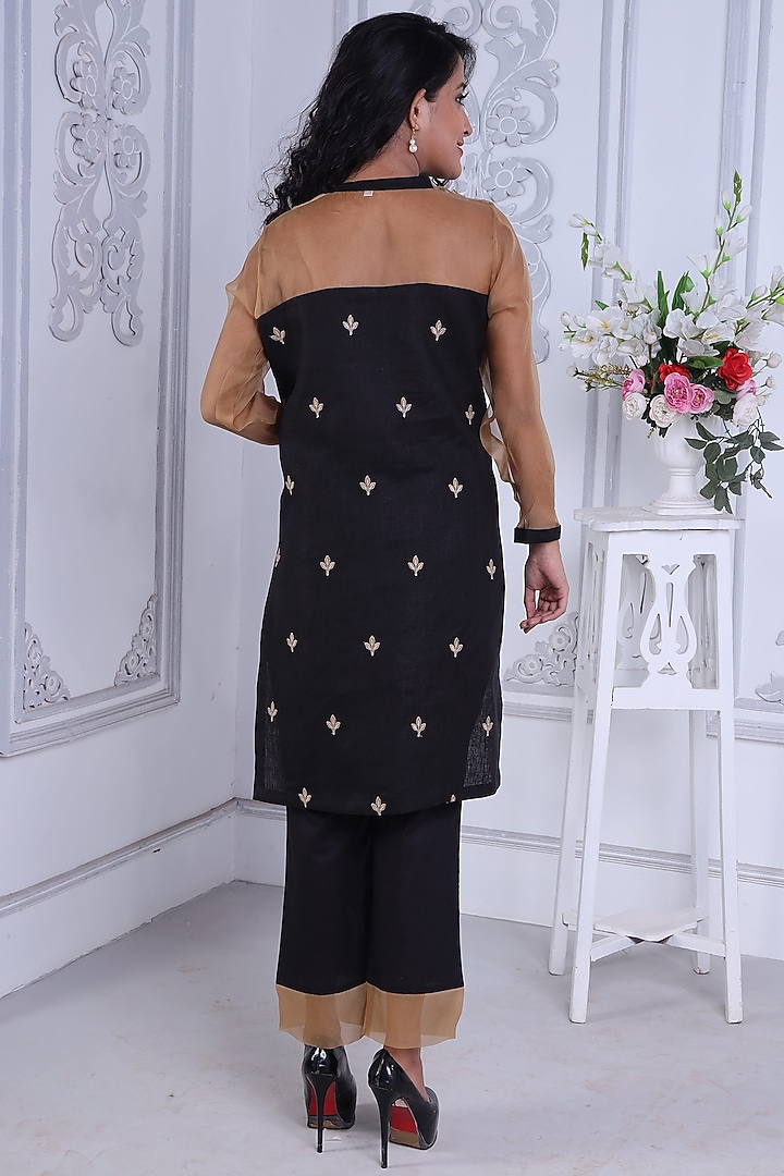 Black & Gold Linen Kurta Set by Sneha B at Pernia's Pop Up Shop