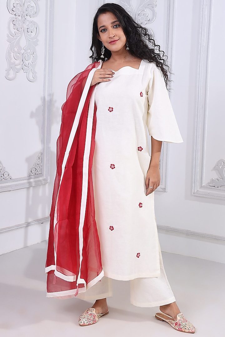 Off-White Hand Embroidered Kurta Set by Sneha B