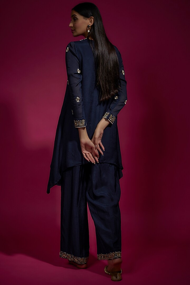 Blue Chiffon Embroidered Kurta Set by Sneha Parekh at Pernia's Pop Up Shop