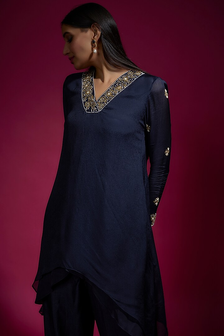 Blue Chiffon Embroidered Kurta Set by Sneha Parekh at Pernia's Pop Up Shop