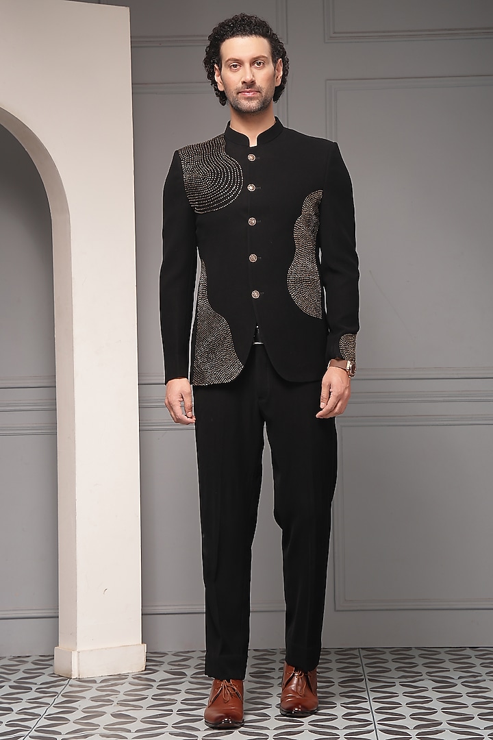 Black Premium Suiting Embellished Wedding Bandhgala Set by Soniya G Men at Pernia's Pop Up Shop