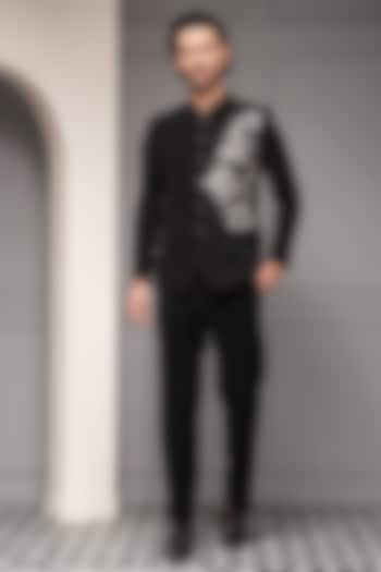 Black Premium Suiting Embroidered Wedding Bandhgala Set by Soniya G Men at Pernia's Pop Up Shop