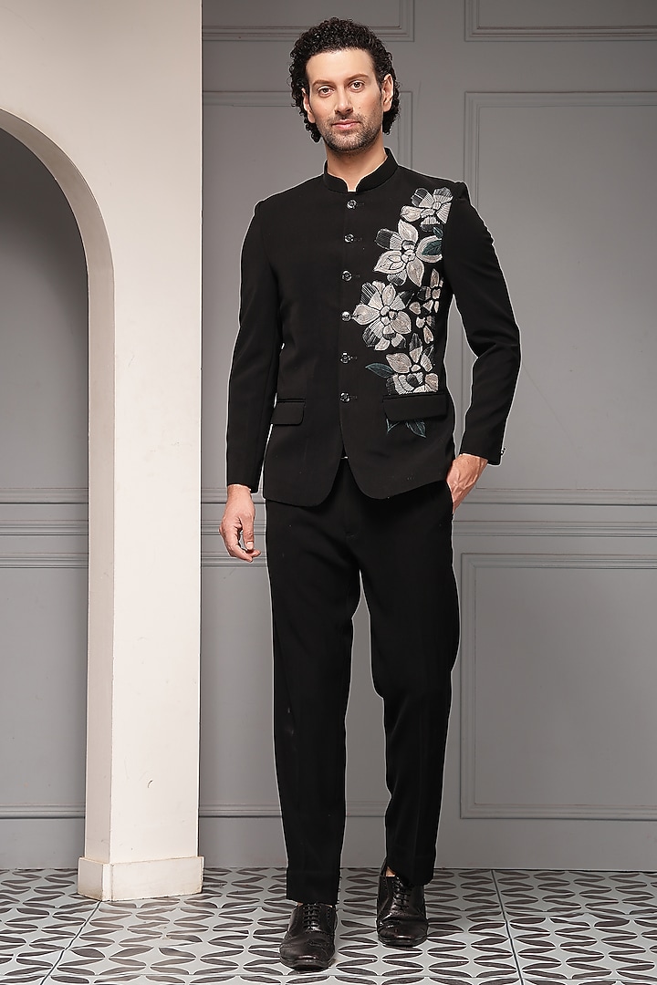 Black Premium Suiting Embroidered Wedding Bandhgala Set by Soniya G Men at Pernia's Pop Up Shop