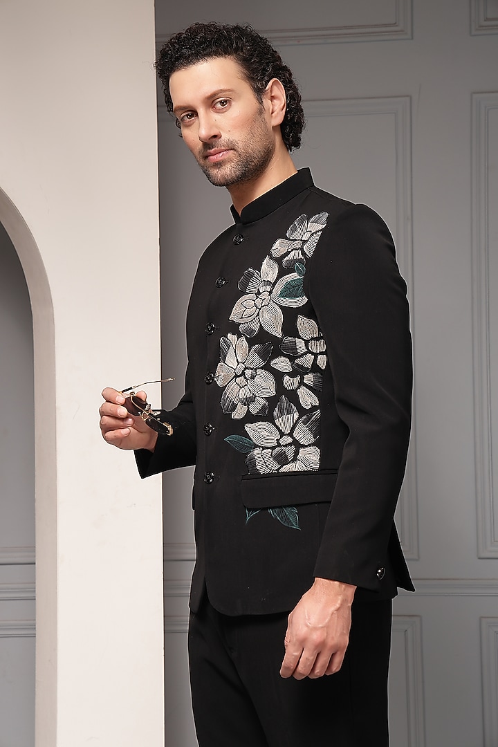 Black Premium Suiting Embroidered Wedding Bandhgala Set by Soniya G Men at Pernia's Pop Up Shop