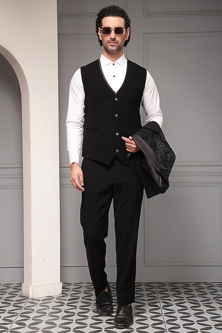 Black Premium Suiting Embellished Blazer Set by Soniya G Men at Pernia's Pop Up Shop
