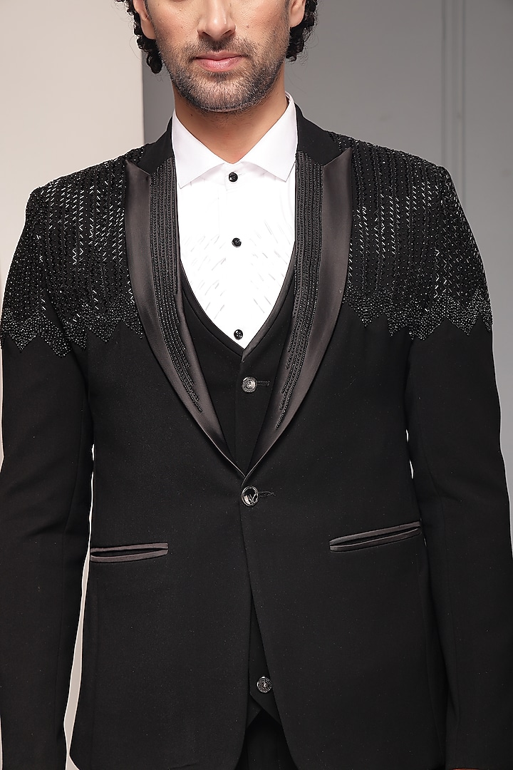 Black Premium Suiting Embellished Blazer Set by Soniya G Men at Pernia's Pop Up Shop