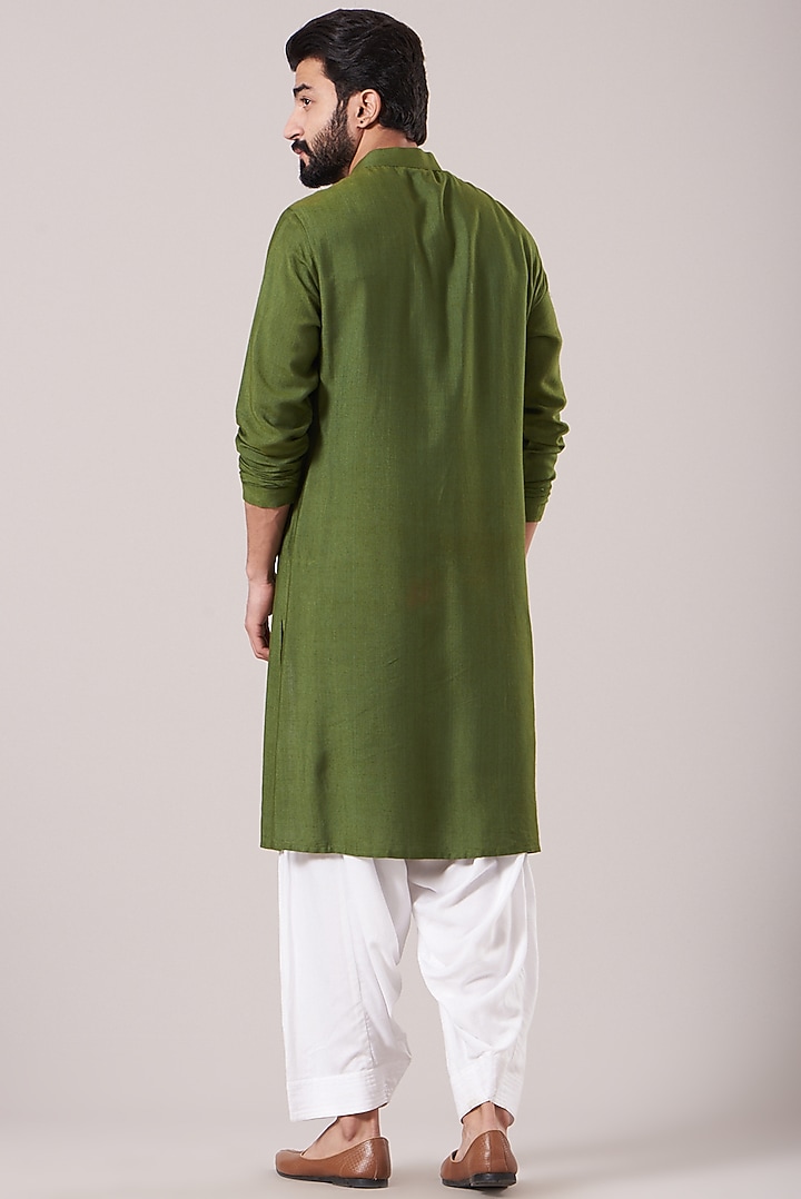 Mehendi Green Kurta Set by Soniya G Men at Pernia's Pop Up Shop