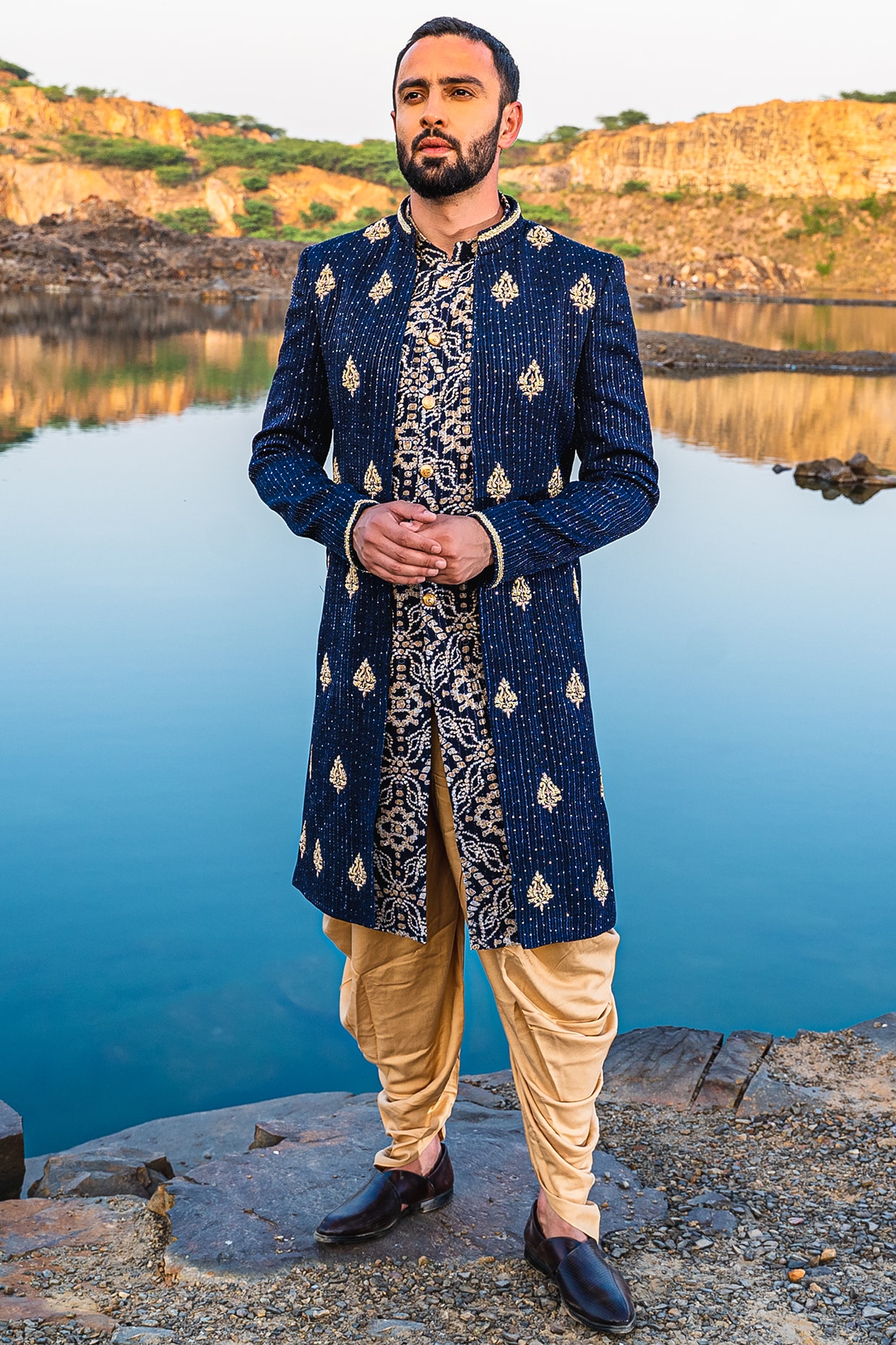 Shoes with indo western on sale sherwani