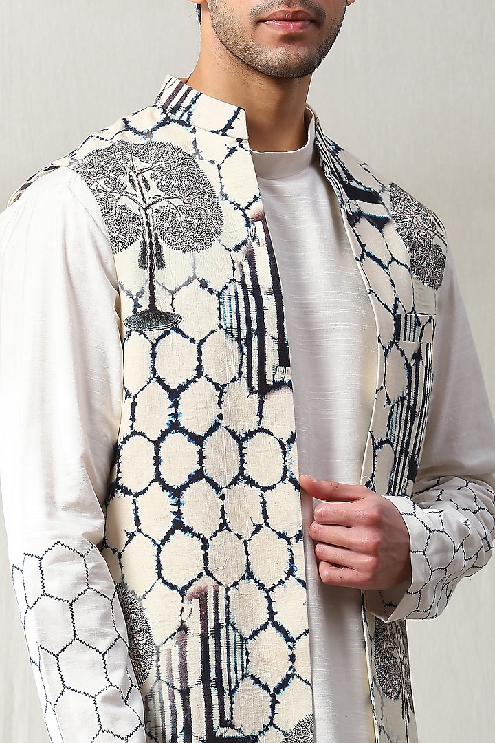 Off-White Handloom Embroidered Wedding Indowestern Set by Soniya G Men at Pernia's Pop Up Shop