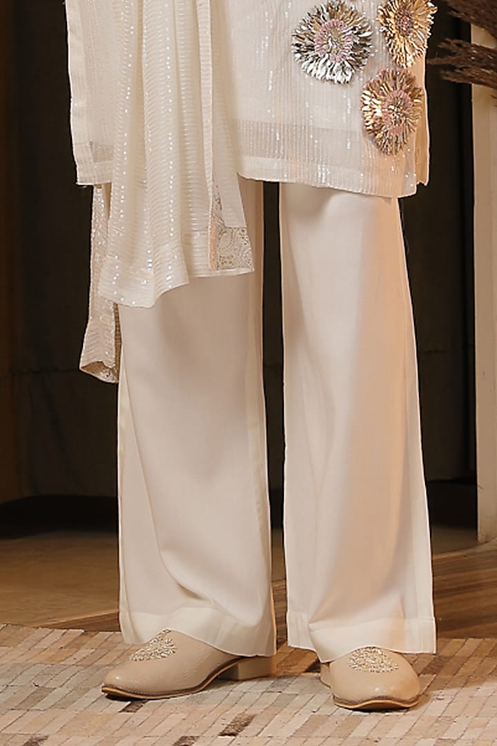 Off-White Sequin Georgette Embroidered Kurta Set by Soniya G Men at Pernia's Pop Up Shop