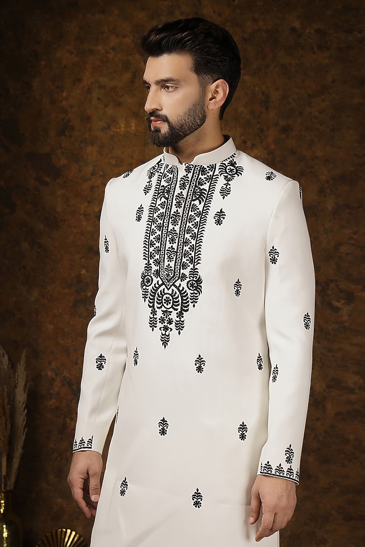 Ivory Japanese Fabric Embroidered Kurta Set by Soniya G Men at Pernia's Pop Up Shop