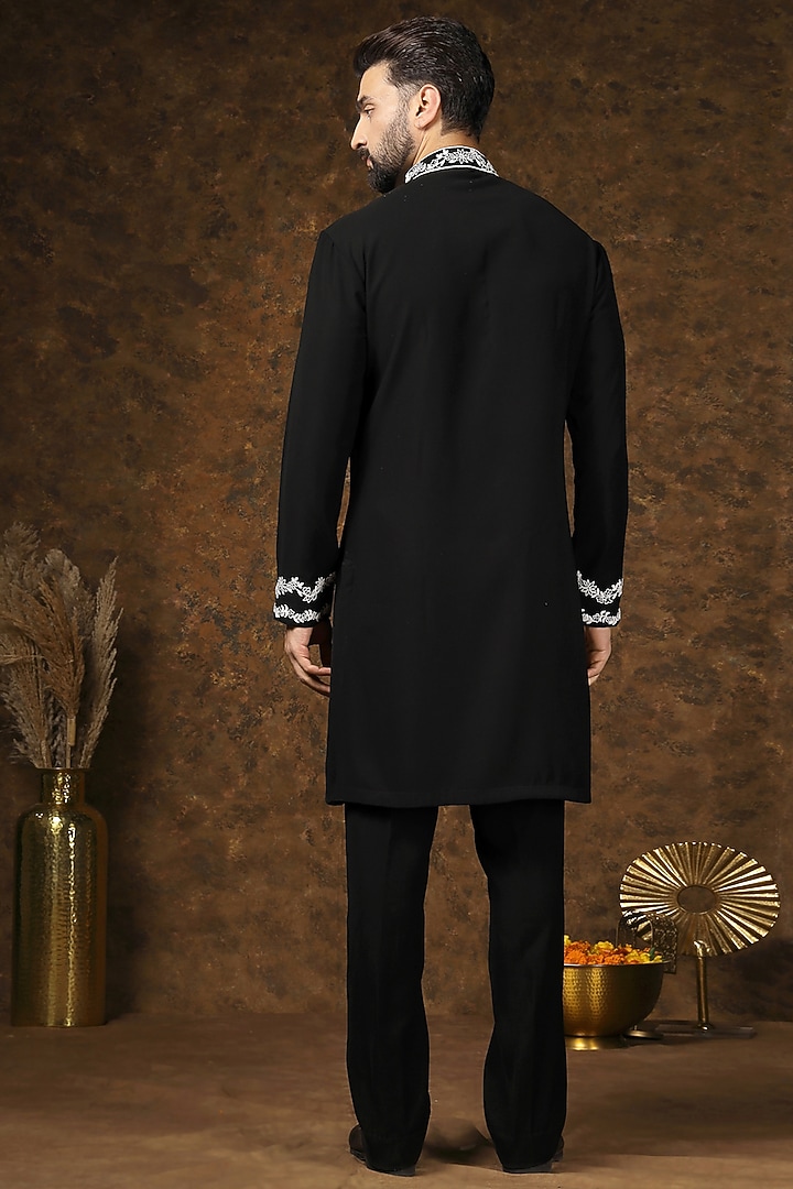 Black Japanese Fabric Threadwork Kurta Set by Soniya G Men at Pernia's Pop Up Shop