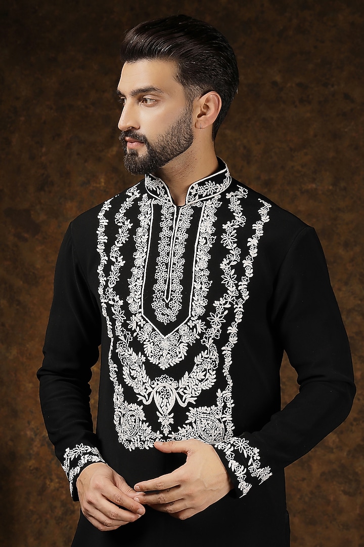 Black Japanese Fabric Threadwork Kurta Set by Soniya G Men at Pernia's Pop Up Shop