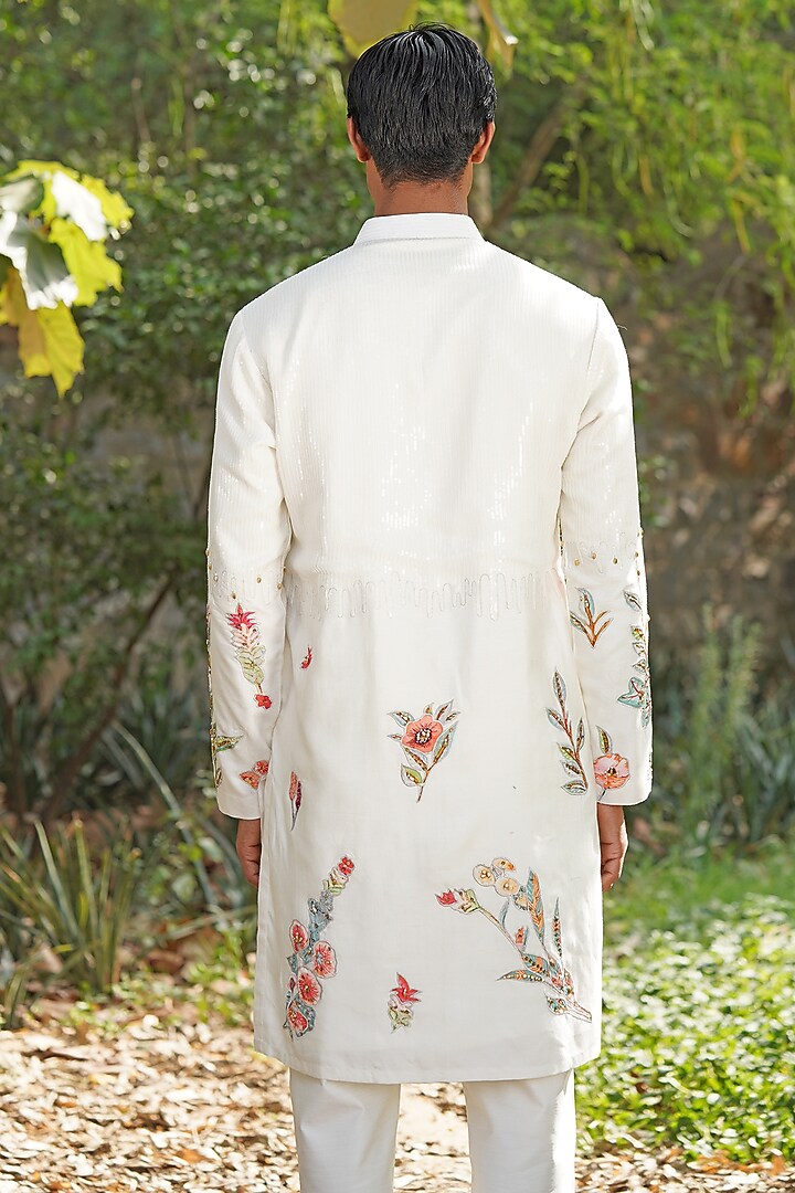 Ivory Handwoven Chanderi Silk Hand Embroidered Kurta Set by Soniya G Men at Pernia's Pop Up Shop
