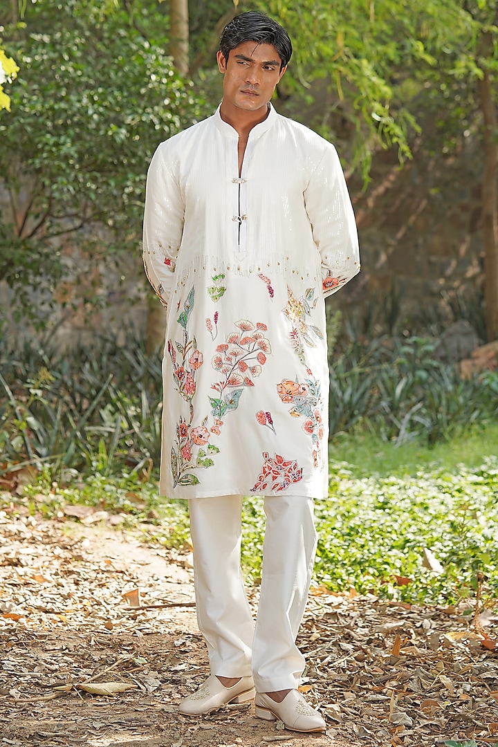 Ivory Handwoven Chanderi Silk Hand Embroidered Kurta Set by Soniya G Men at Pernia's Pop Up Shop