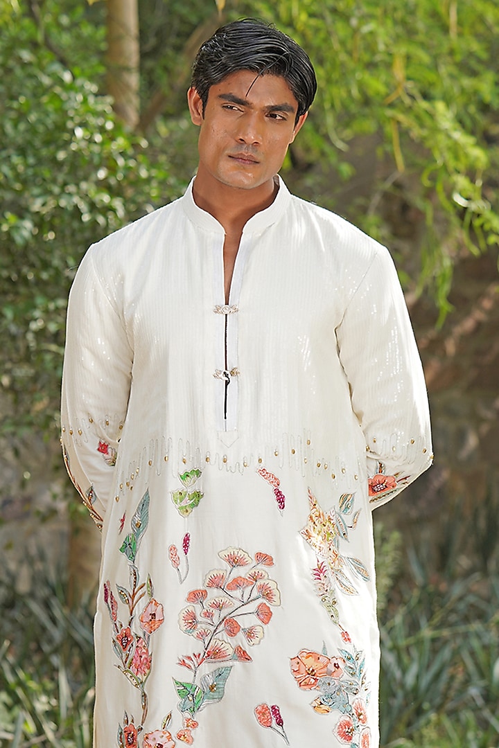 Ivory Handwoven Chanderi Silk Hand Embroidered Kurta Set by Soniya G Men at Pernia's Pop Up Shop