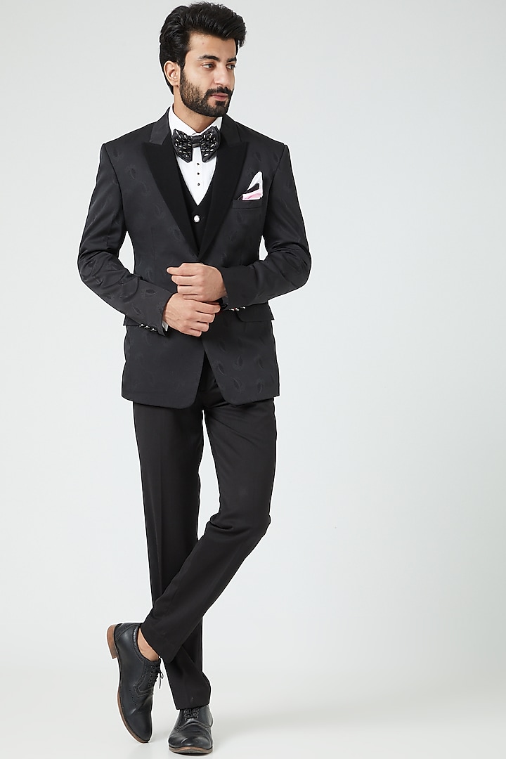 Black Woolen Tuxedo Set Design by Soniya G Men at Pernia's Pop Up Shop 2024