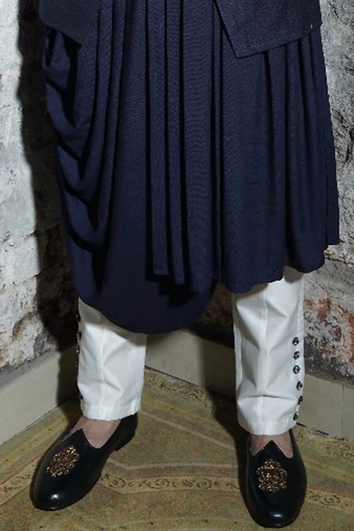 Black Embroidered Bundi Jacket With Kurta Set by Soniya G Men at Pernia's Pop Up Shop