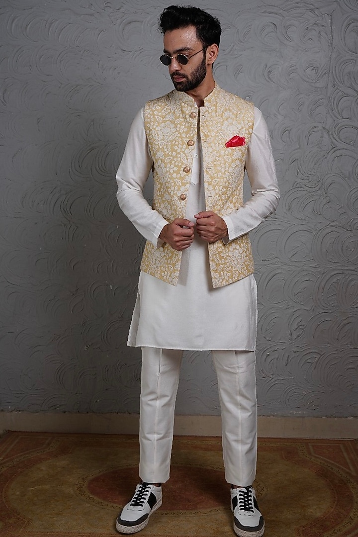 Beige Silk Bundi Jacket With Kurta Set by Soniya G Men at Pernia's Pop Up Shop