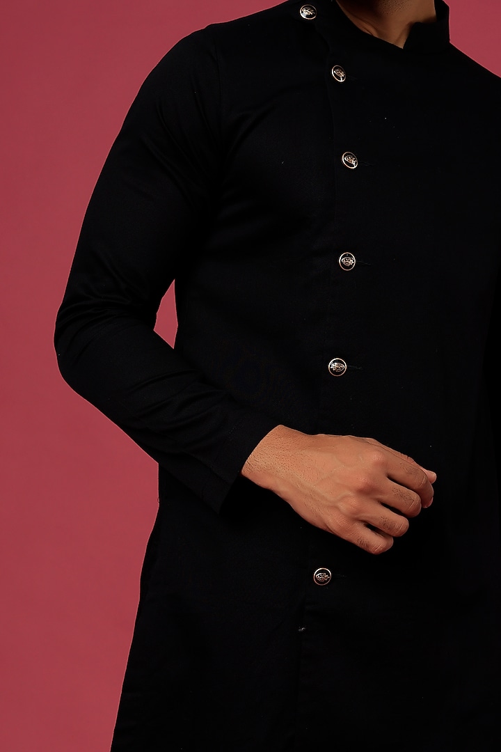 Black Silk Angrakha Kurta Set by Soniya G Men at Pernia's Pop Up Shop