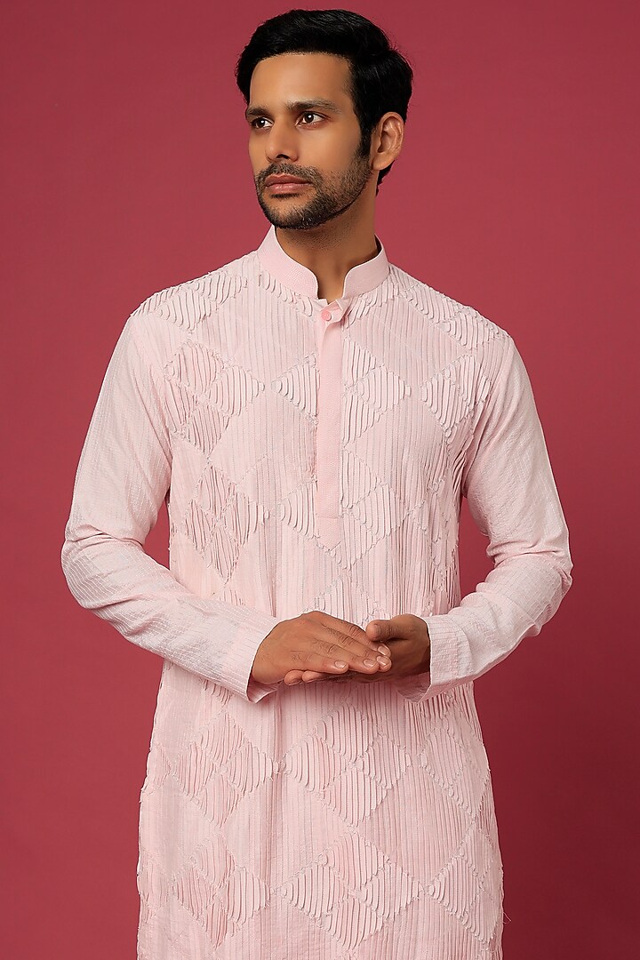 Baby Pink Thread Embroidered Kurta Set by Soniya G Men at Pernia's Pop Up Shop