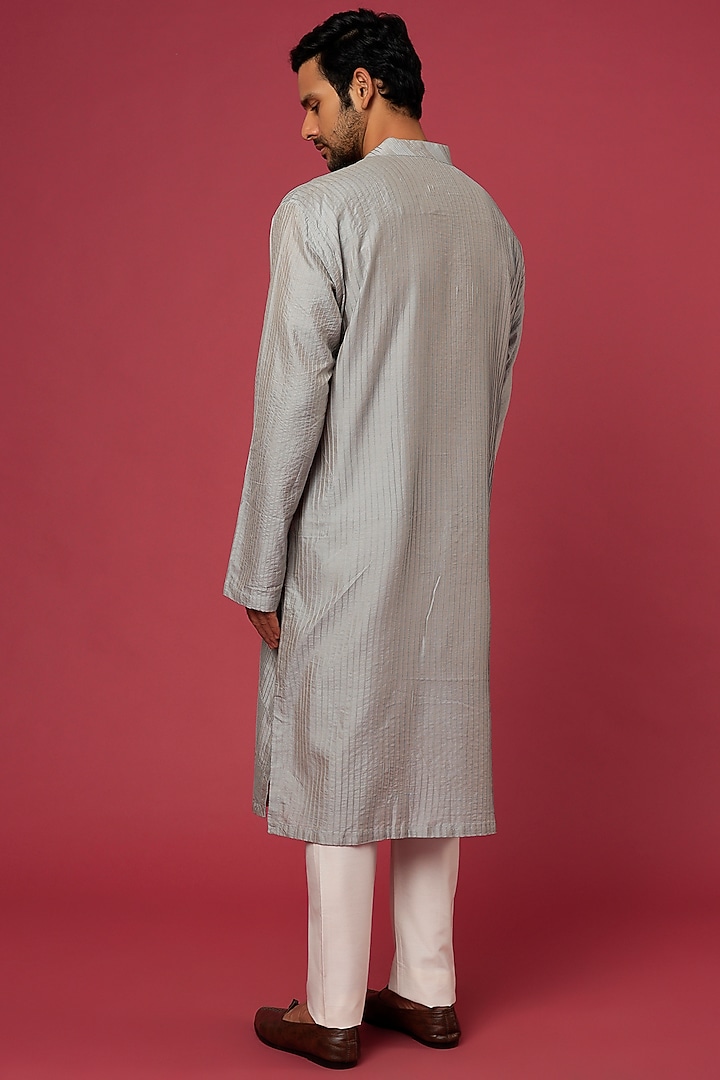 Melange Grey Embroidered Kurta Set by Soniya G Men at Pernia's Pop Up Shop