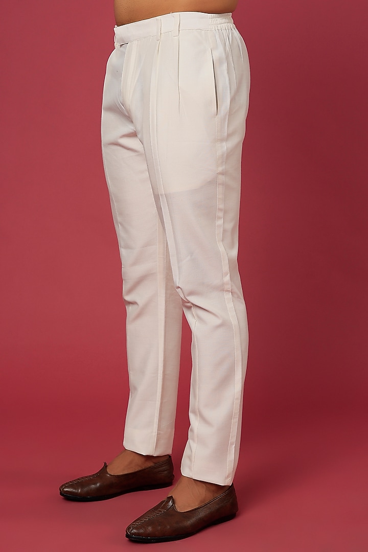Melange Grey Embroidered Kurta Set by Soniya G Men at Pernia's Pop Up Shop