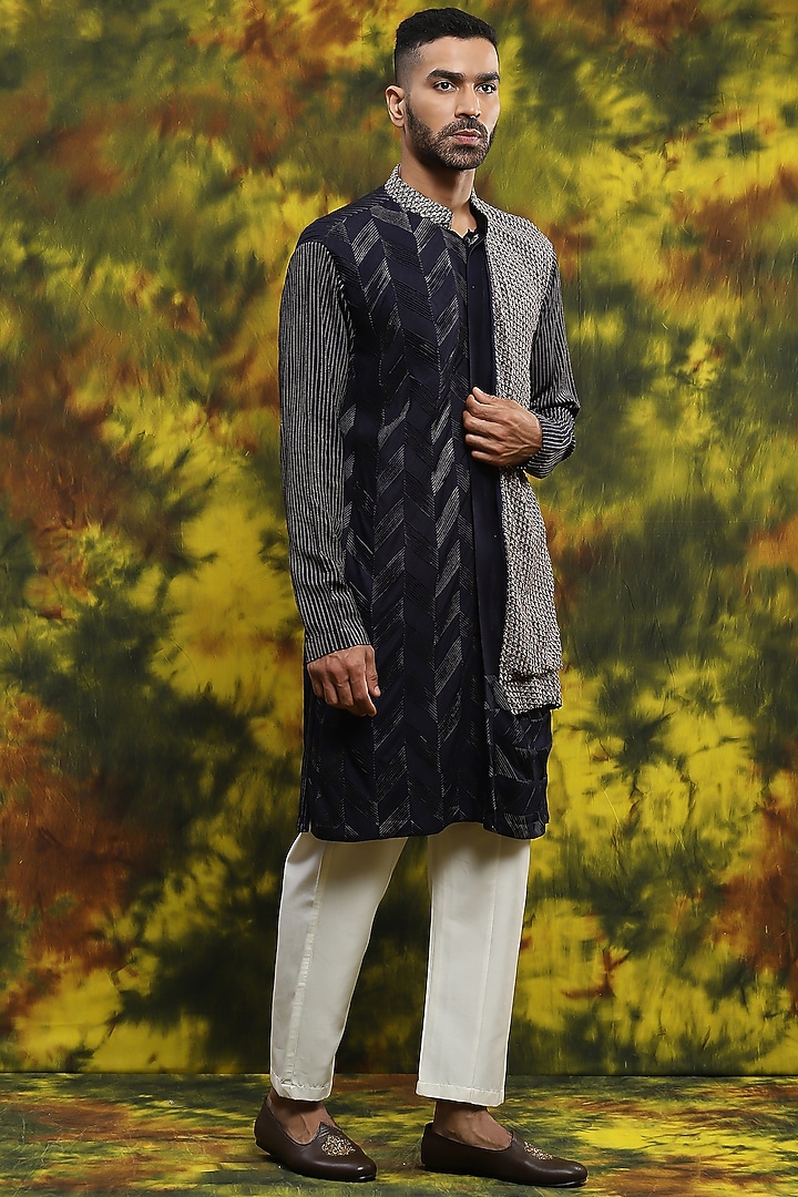 Navy Blue Cotton & Handloom Silk Kurta Set by Soniya G Men at Pernia's Pop Up Shop