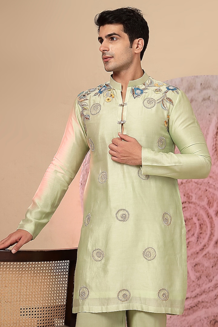 Green Chanderi Silk Embroidered Kurta Set by Soniya G Men at Pernia's Pop Up Shop