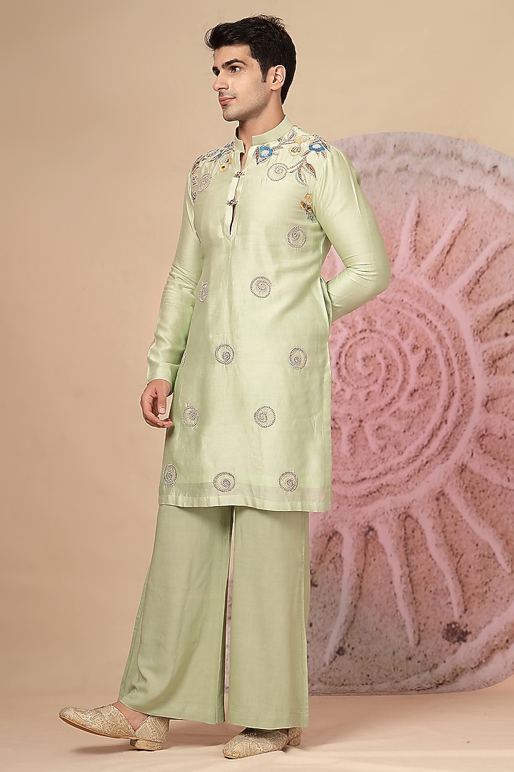 Green Chanderi Silk Embroidered Kurta Set by Soniya G Men at Pernia's Pop Up Shop