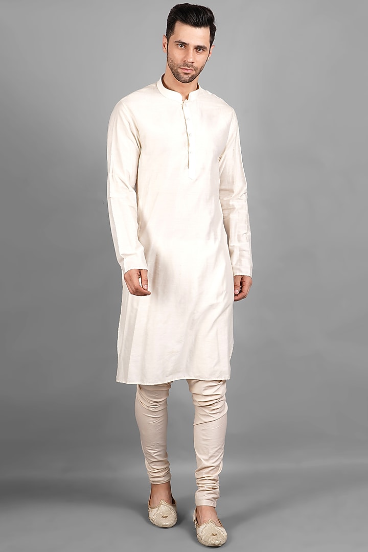 Ivory Embroidered Groom Sherwani Set by Soniya G Men at Pernia's Pop Up Shop