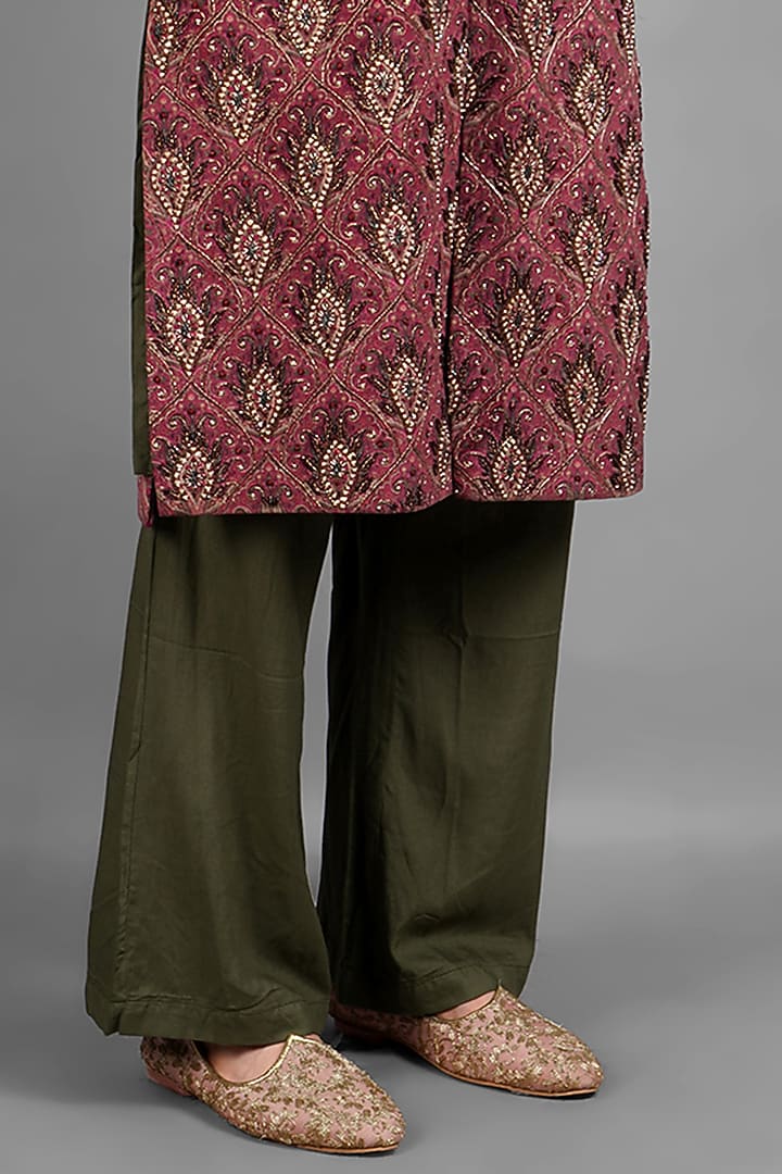 Maroon Velvet Embroidered Groom Sherwani Set by Soniya G Men at Pernia's Pop Up Shop