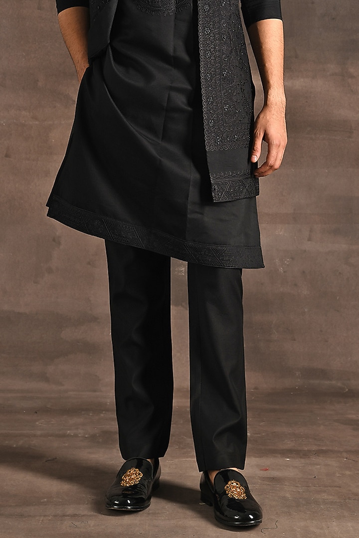 Black Handloom Silk Indo-Western Set by Soniya G Men at Pernia's Pop Up Shop