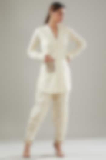 Ivory Cotton Kurta Set For Girls by Soniya G KIDS at Pernia's Pop Up Shop