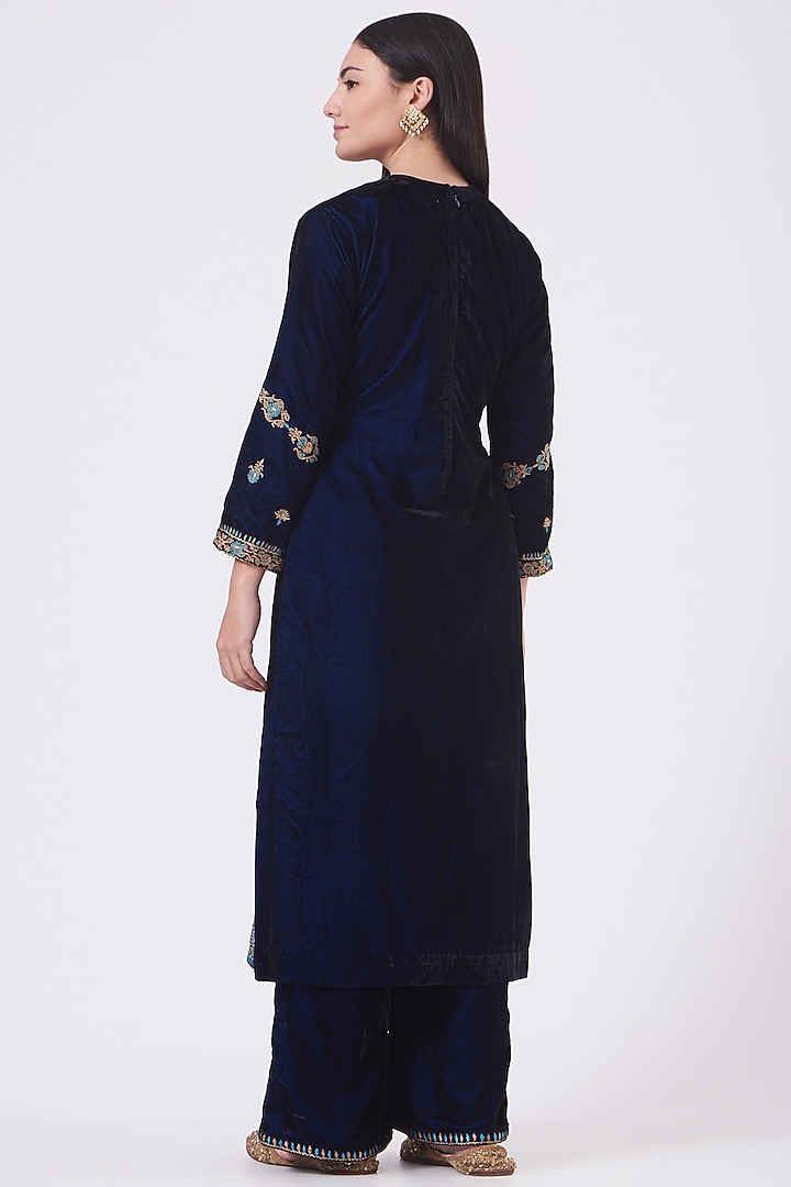 Blue Velvet Embroidered Kurta Set For Girls by Soniya G KIDS at Pernia's Pop Up Shop