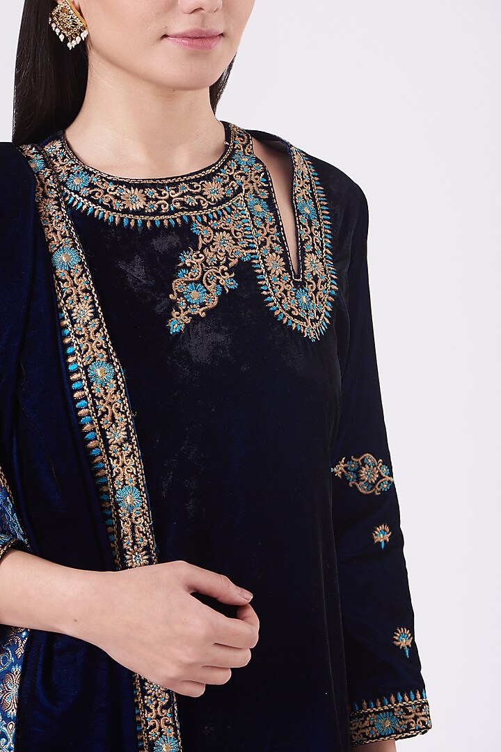 Blue Velvet Embroidered Kurta Set For Girls by Soniya G KIDS at Pernia's Pop Up Shop